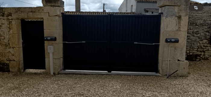 Moteur BFT modèle IGEA BT à St Sulpice de Cognac posé par Joackim Turpain